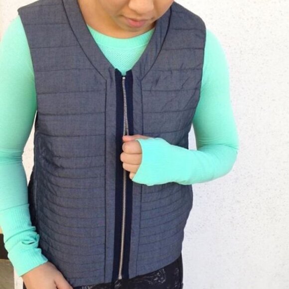 LULULEMON Light Bright Reflective Reversible Vest Size XS - Picture 6 of 12